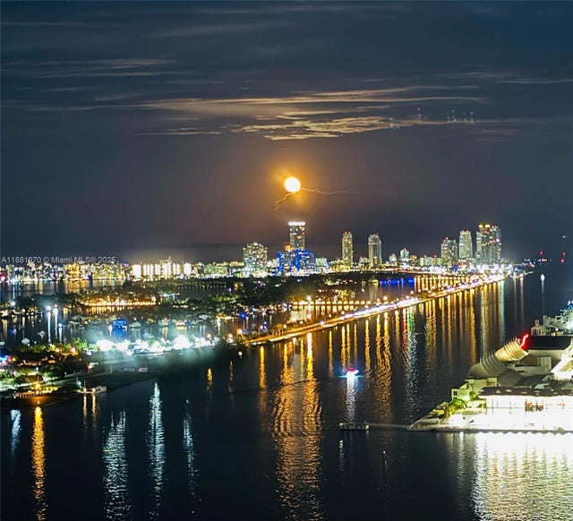 1 of 20 - 900 Biscayne Blvd 4504, Miami, FL