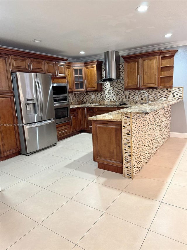 3 of 42 - 7007 Lambright Ct, Tampa, FL