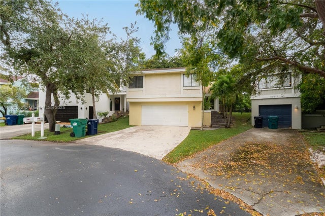4 of 48 - 10013 Sw 218th St, Cutler Bay, FL