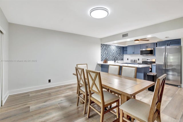 4 of 20 - 520 Orton Ave 303, Fort Lauderdale, FL