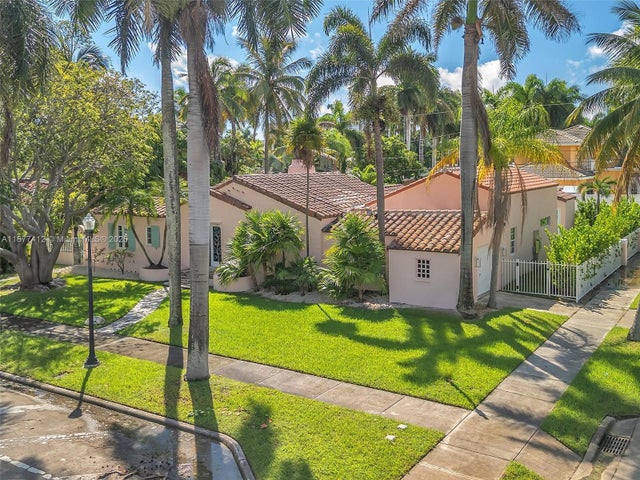 2 of 43 - 856 Tyler St, Hollywood, FL