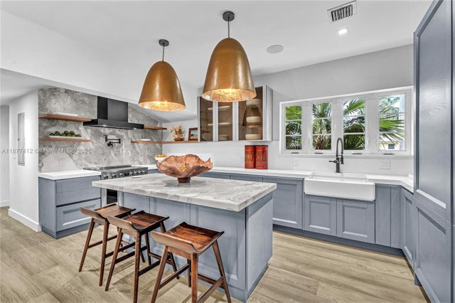 4 of 43 - 856 Tyler St, Hollywood, FL