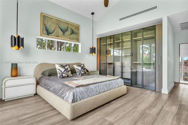 5 of 43 - 856 Tyler St, Hollywood, FL