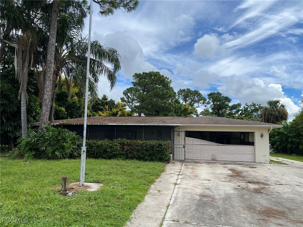 302 Greenwood Ave, Lehigh Acres