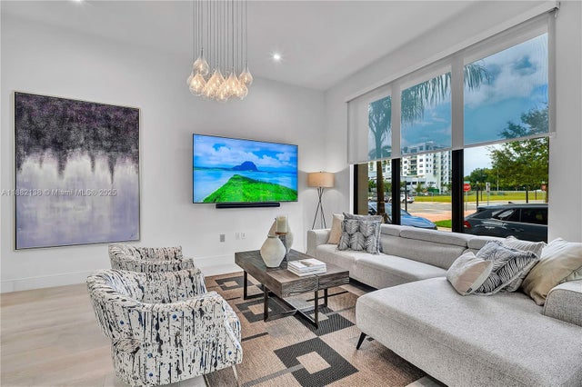 3 of 44 - 4757 Nw 85th Ave, Doral, FL