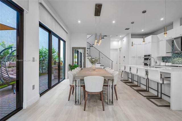 5 of 44 - 4757 Nw 85th Ave, Doral, FL