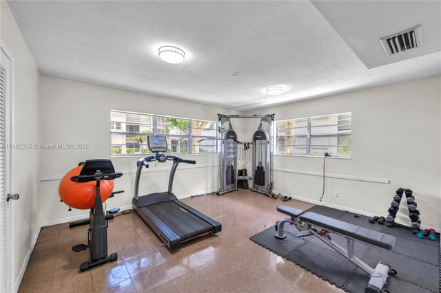 3 of 20 - 400 Se 10th St 308, Deerfield Beach, FL