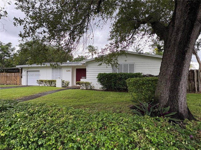 3 of 5 - 8285 Sw 104th St, Miami, FL