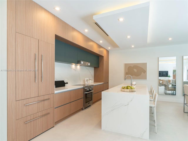 1 of 26 - 736 Ne 14th Ave, Fort Lauderdale, FL