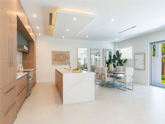 2 of 26 - 736 Ne 14th Ave, Fort Lauderdale, FL