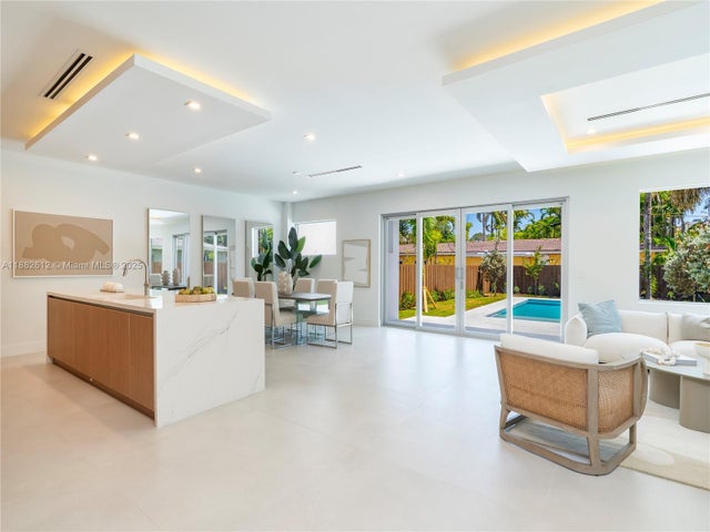 3 of 26 - 736 Ne 14th Ave, Fort Lauderdale, FL