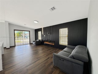 Photo of Listing #A11882624