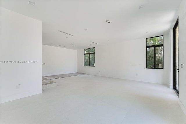 4 of 22 - 8620 Sw 112 St, Miami, FL