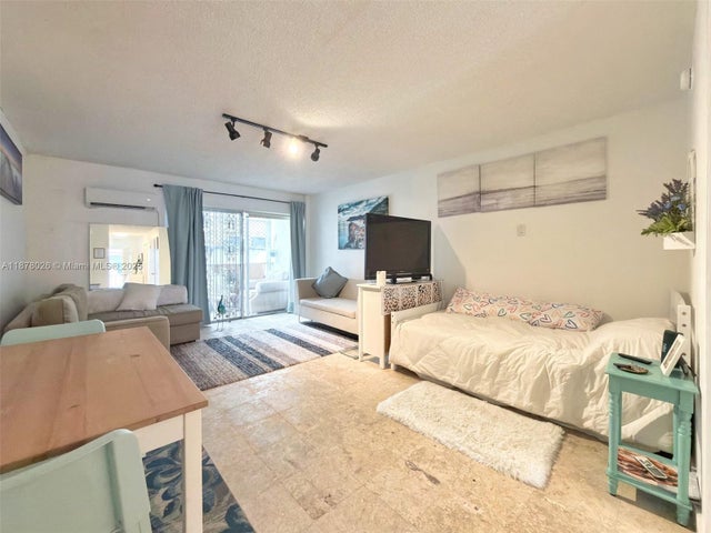 1 of 20 - 221 Meridian Ave 211, Miami Beach, FL