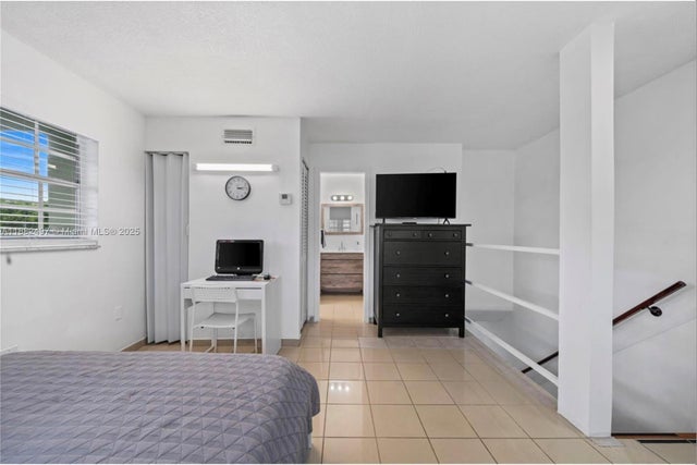 4 of 17 - 30 Sw 11th Ave 4, Miami, FL