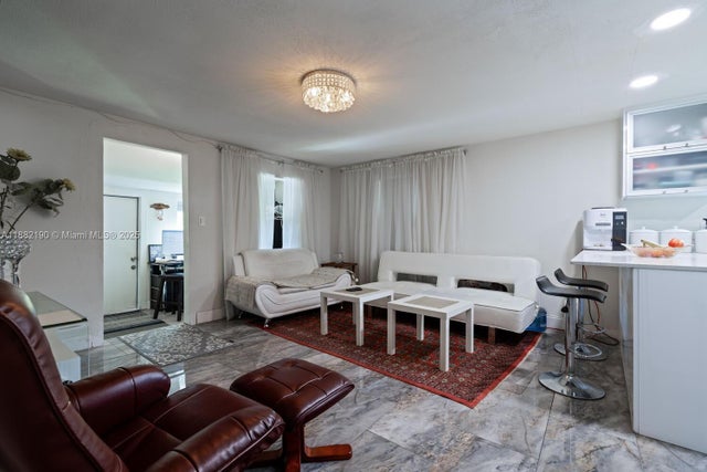 4 of 10 - 1711 Nw 7th Pl, Fort Lauderdale, FL