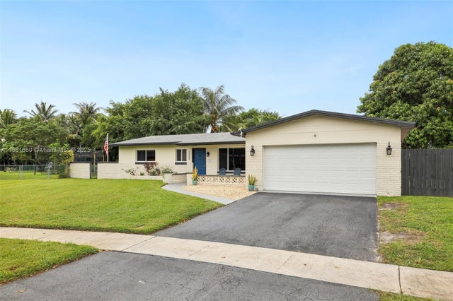 3 of 48 - 2300 Nw 114th Ave, Pembroke Pines, FL