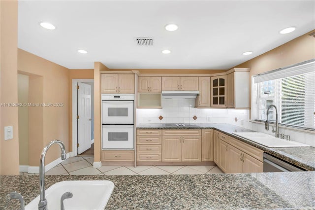 5 of 39 - 350 190th St, Sunny Isles Beach, FL
