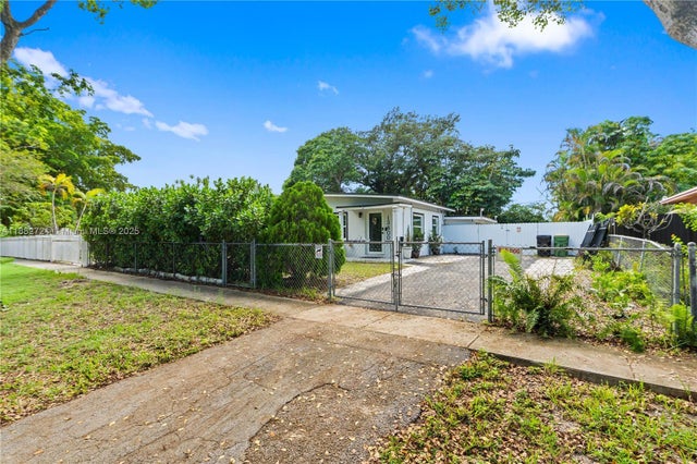 4 of 29 - 13800 Nw 2nd Ave, North Miami, FL