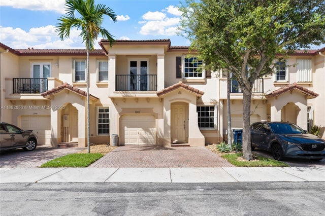 1 of 33 - 12935 Sw 135th Ter, Miami, FL