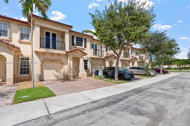 2 of 33 - 12935 Sw 135th Ter, Miami, FL