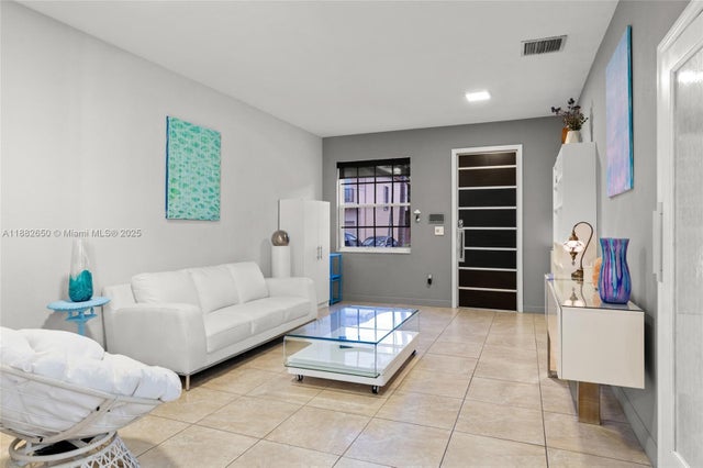 4 of 33 - 12935 Sw 135th Ter, Miami, FL
