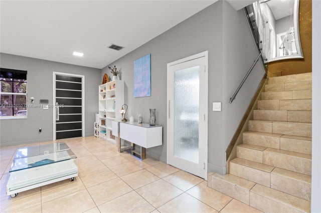 5 of 33 - 12935 Sw 135th Ter, Miami, FL
