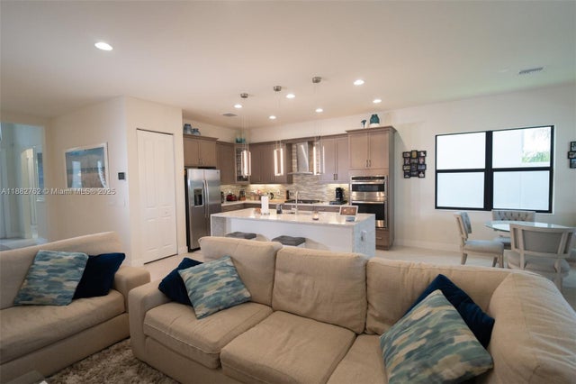 4 of 23 - 7315 Estero Dr, Lake Worth, FL