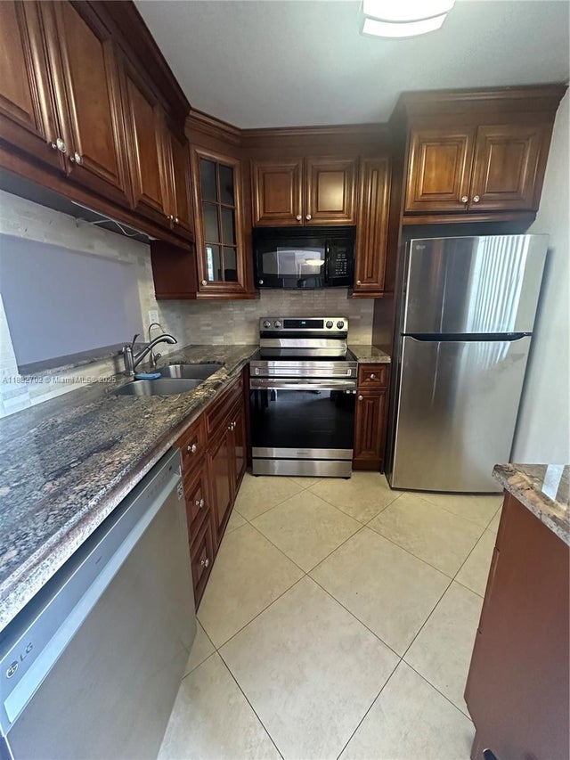 4 of 12 - 3431 Nw 50th Ave 206, Lauderdale Lakes, FL