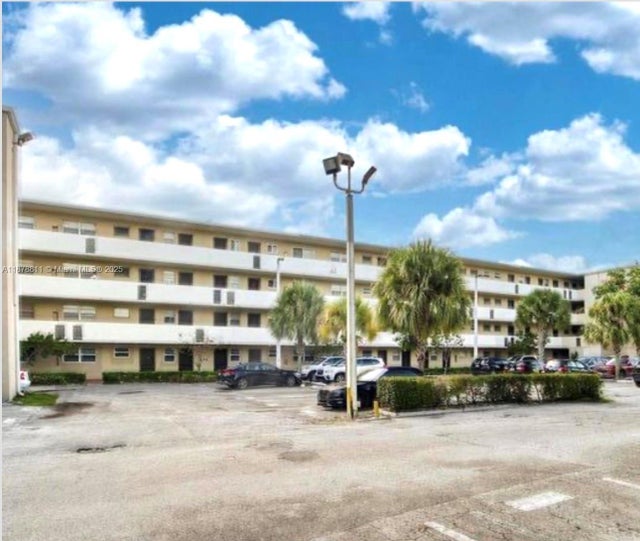2 of 39 - 1690 Ne 191st St 305-1, Miami, FL