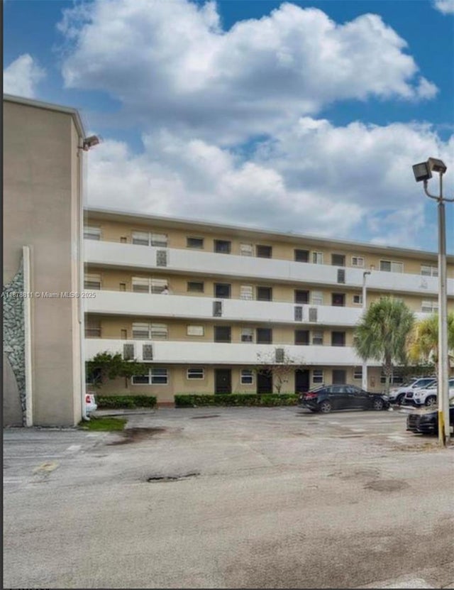 3 of 39 - 1690 Ne 191st St 305-1, Miami, FL
