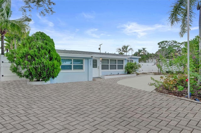 3 of 37 - 2281 Sw 15th St, Fort Lauderdale, FL