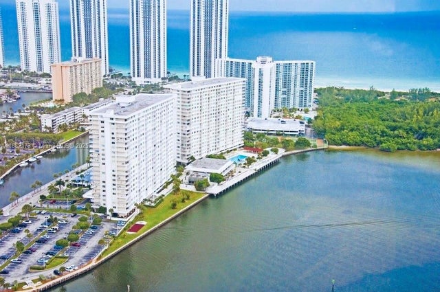 1 of 25 - 300 Bayview Dr 1109, Sunny Isles Beach, FL
