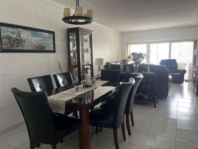 5 of 25 - 300 Bayview Dr 1109, Sunny Isles Beach, FL