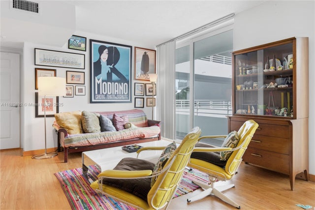 3 of 32 - 7800 Collins Ave 402, Miami Beach, FL