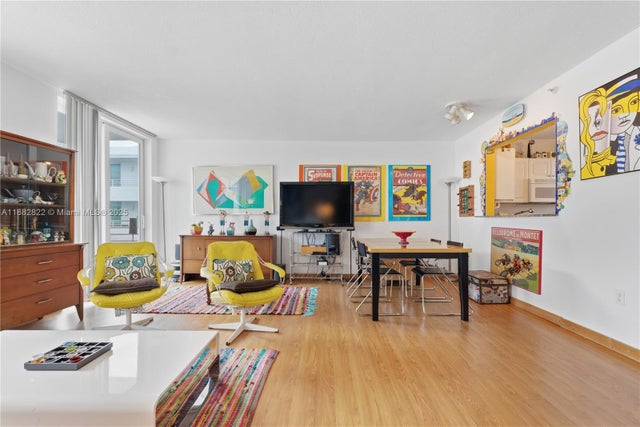 4 of 32 - 7800 Collins Ave 402, Miami Beach, FL