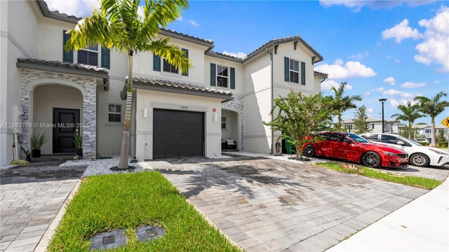 2 of 42 - 11968 Nw 46th St, Coral Springs, FL