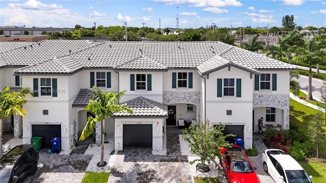4 of 42 - 11968 Nw 46th St, Coral Springs, FL