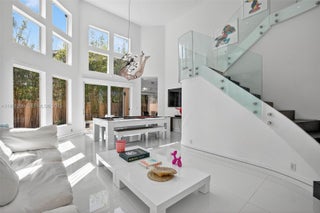 Photo of Listing #A11881299