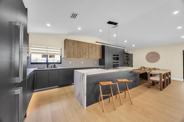 3 of 35 - 10448 Sw 23rd St, Miami, FL