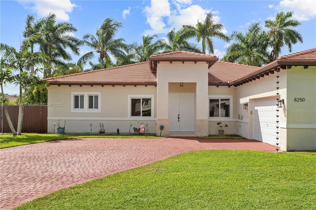 8250 Sw 188th Ter, Cutler Bay