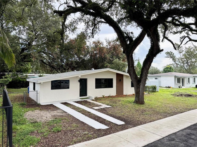 3 of 31 - 3101 Nw 164th Ter, Miami Gardens, FL