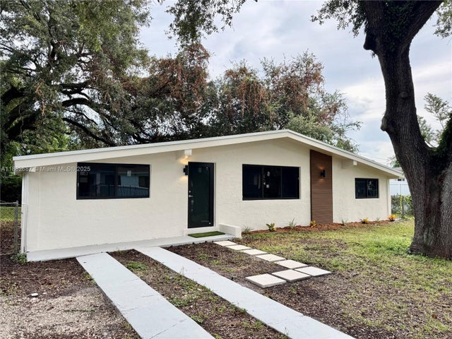 4 of 31 - 3101 Nw 164th Ter, Miami Gardens, FL