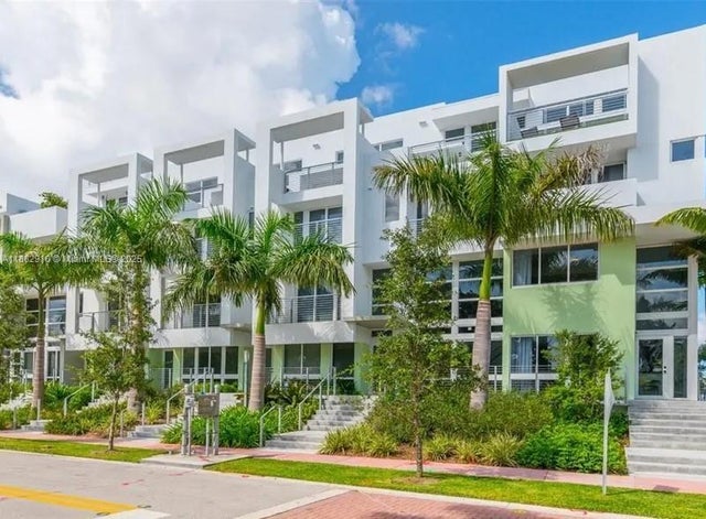 89 N Shore Dr, Miami Beach