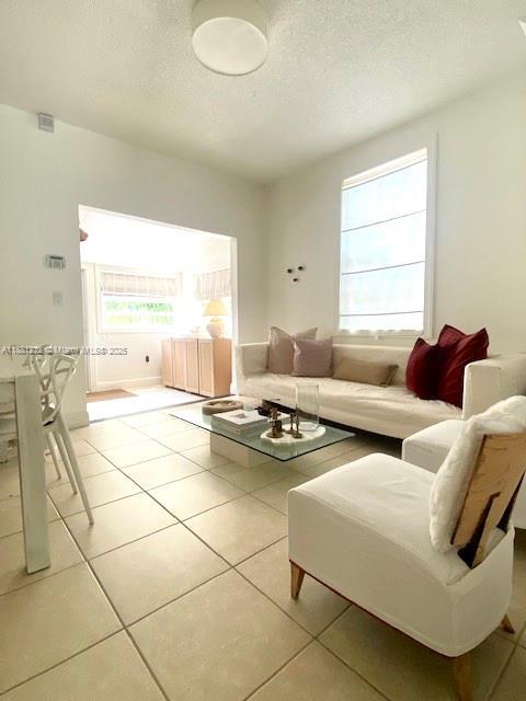 4 of 10 - 2952 Virginia St, Miami, FL