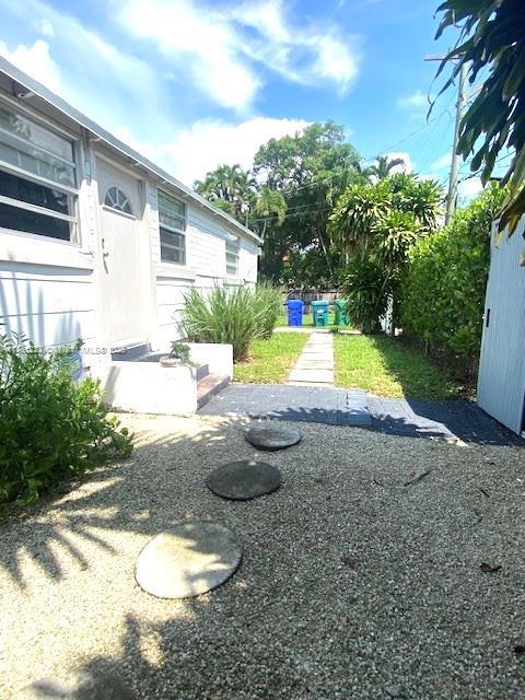 5 of 10 - 2952 Virginia St, Miami, FL