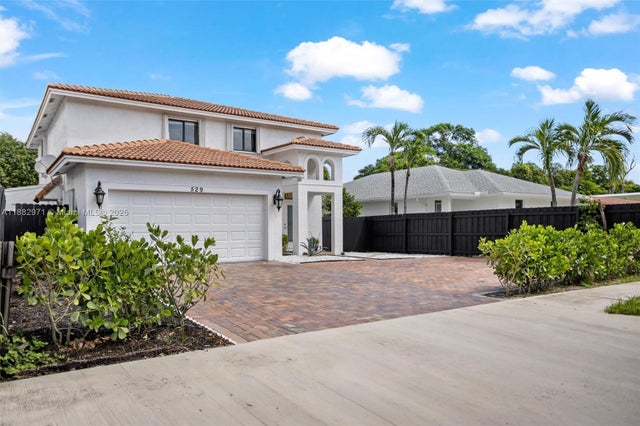 3 of 39 - 529 El Prado, West Palm Beach, FL