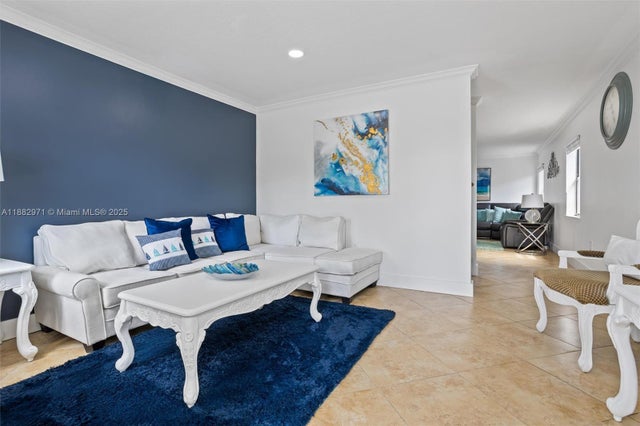 5 of 39 - 529 El Prado, West Palm Beach, FL