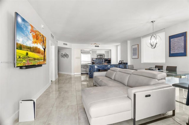 3 of 51 - 500 Brickell Ave 1701, Miami, FL