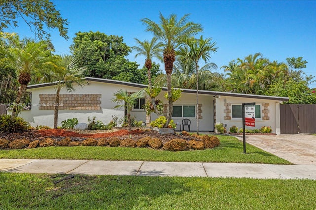 1 of 33 - 18700 Belmont Dr, Cutler Bay, FL